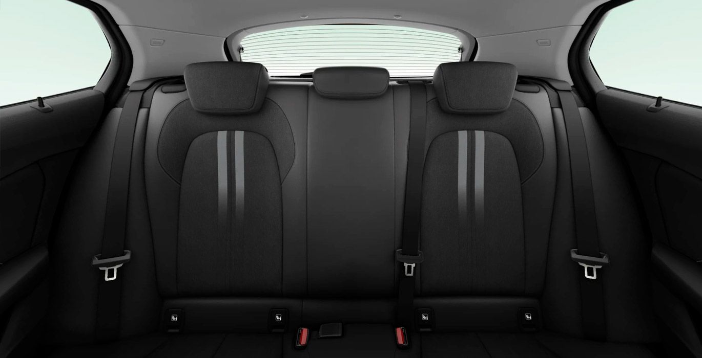 BMW Serie 1 118d 5 BMW 118d trasera interior | Avanti Renting