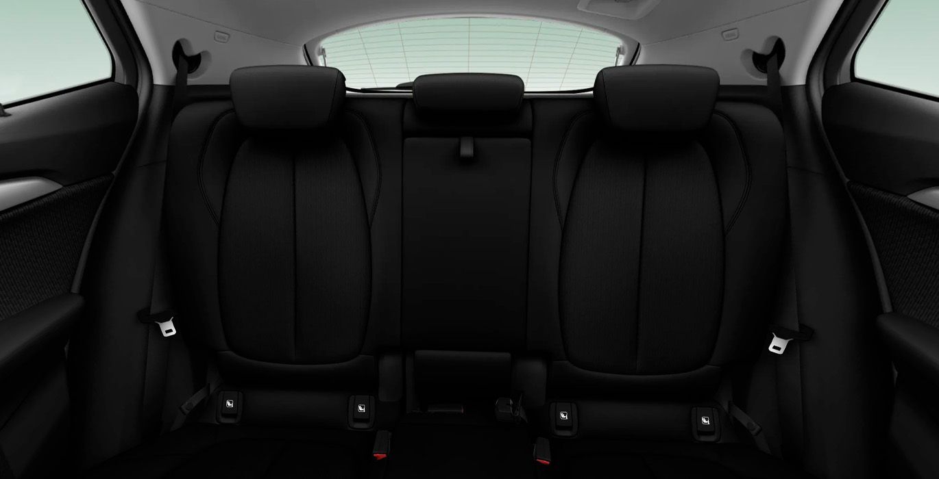 BMW X2 sDrive18d 5 BMW X2 sDrive18d Interior trasera | Avanti Renting