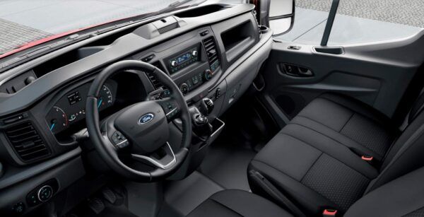 Ford Transit Van interior delantera | Avanti Renting