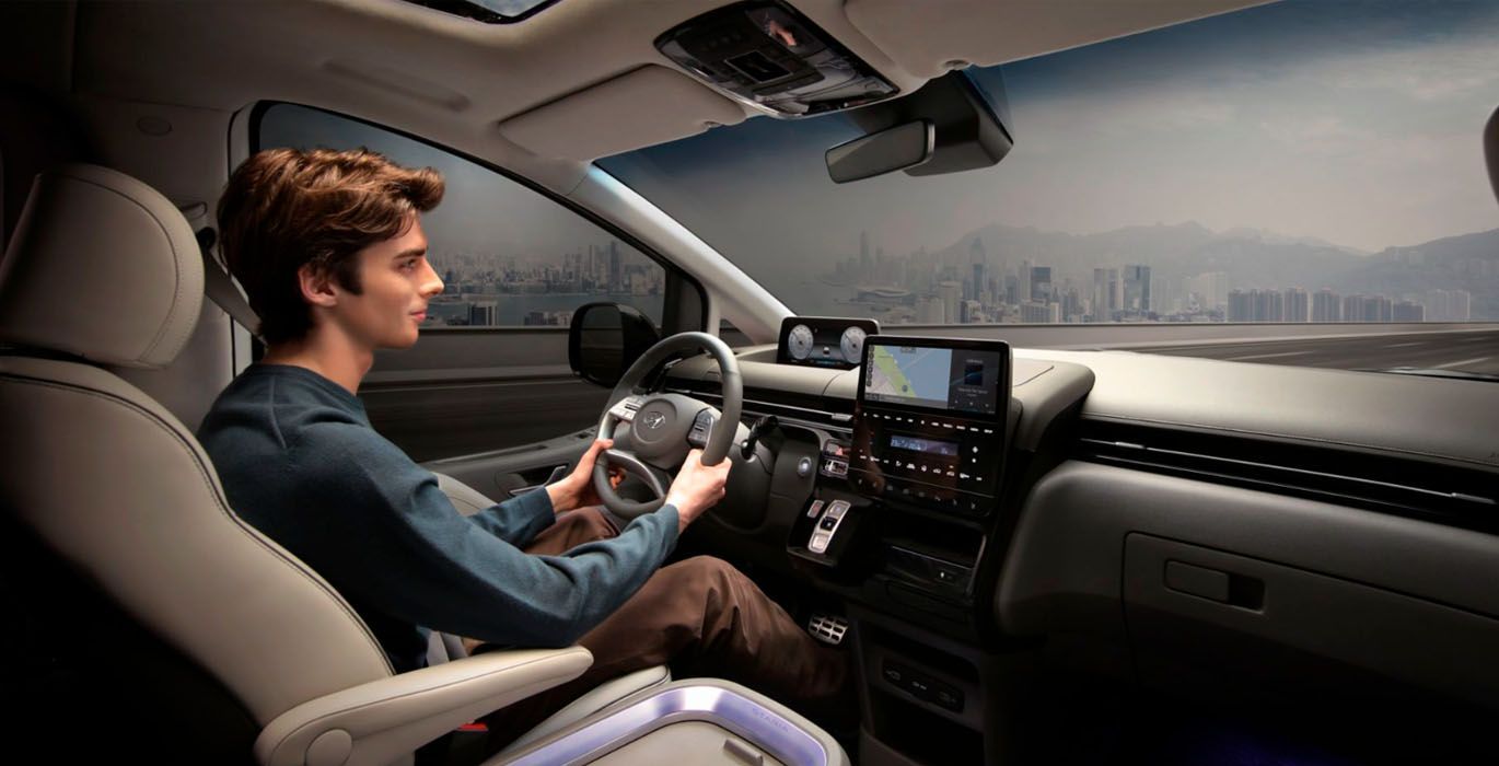 Hyundai Staria 2.2CRDi 177CV AT Tecno 9p. 4 Hyundai Staria 2.2CRDi 177CV AT Maxx 9p interior delantera | Avanti Renting