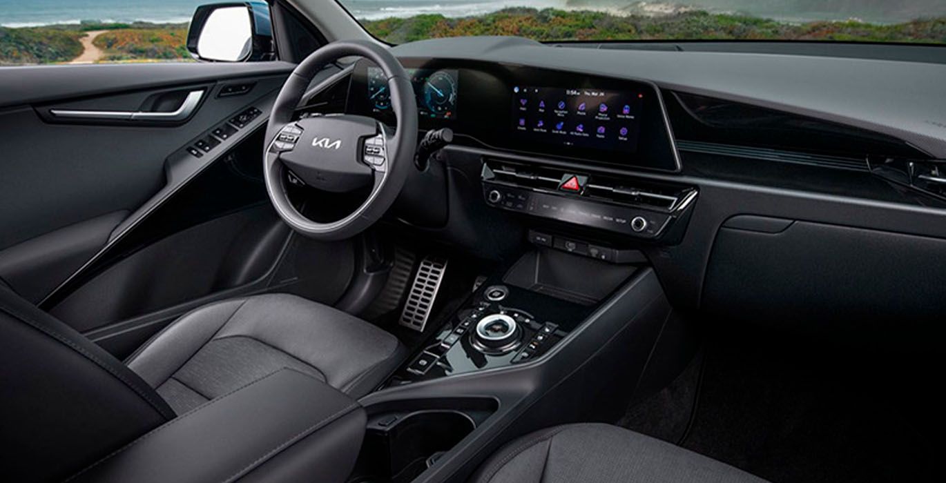 Nuevo KIA Niro 1.6 GDi PHEV 183cv Drive 4 KIA Niro 1.6 GDi PHEV 183cv Drive interior delantera | Avanti Renting