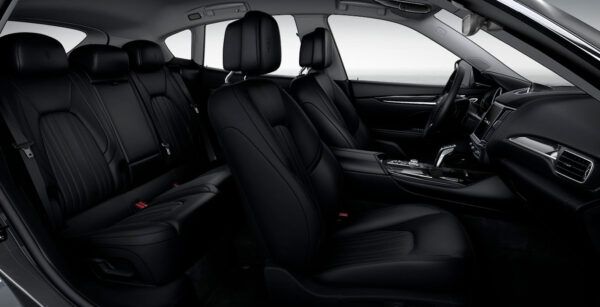 Maserati Levante Interior Perfil | Avanti Renting
