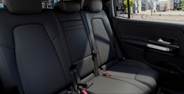 Mercedes Benz EQB 250 Interior Trasera | Avanti Renting