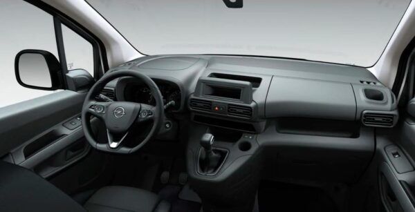 Opel Combo Cargo Express delantera interior | Avanti Renting
