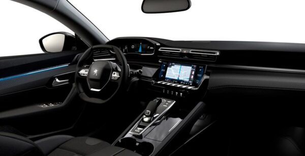 Peugeot 508 Active Pack Pure Tech HDi 130 cv delantera interior | Avanti Renting