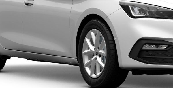 SEAT LEON 2.0 TDI Style XL exterior detalle | Avanti Renting