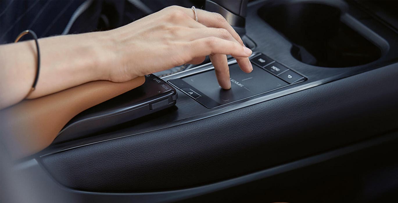 Lexus UX 250H 4X2 Business 3 lexus ux 250h business imagenes 2 | Avanti Renting