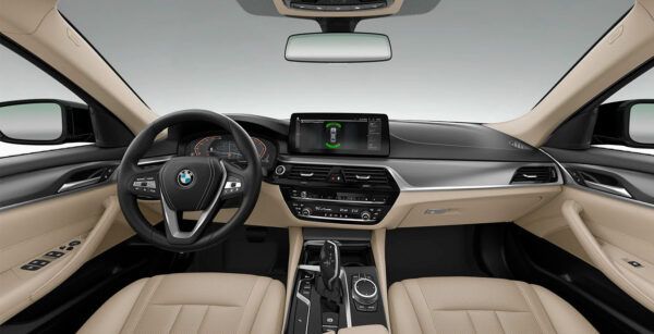 BMW Serie 5 520d interior delantera | Avanti Renting