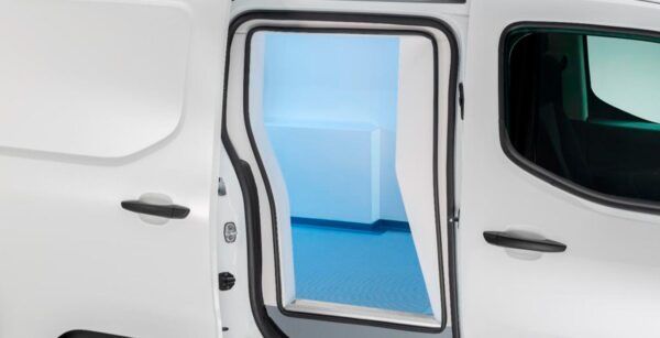 CITROEN Berlingo Van Control Talla M HDI 100cv ISOTERMO exterior lateral | Avanti Renting