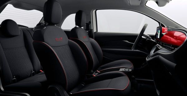 FIAT 500 RED Electrico interior perfil | Avanti Renting