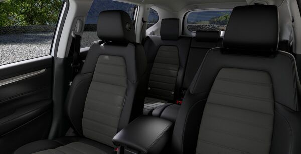 Honda CR V 2.0 i MMD eCVT 2WD interior trasera | Avanti Renting