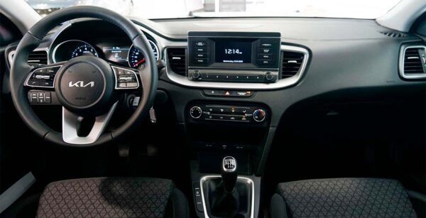 KIA Ceed 1.0 T GDi Concept 100CV interior delantera | Avanti Renting