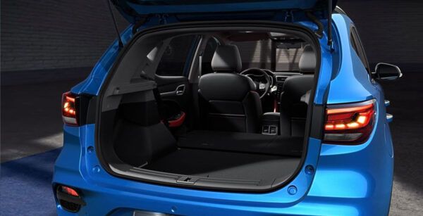 MG ZS Comfort 1.5 VTI tech exterior trasera | Avanti Renting