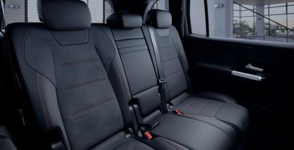 Mercedes GLB 200d interior trasera | Avanti Renting