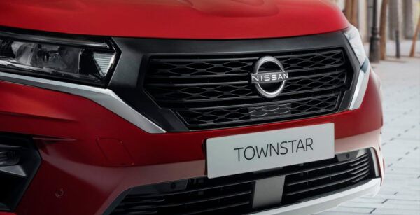 Nissan Townstar Acenta 1.3G 5p exterior delantera | Avanti Renting