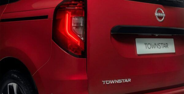 Nissan Townstar Acenta 1.3G 5p exterior trasera 2 | Avanti Renting