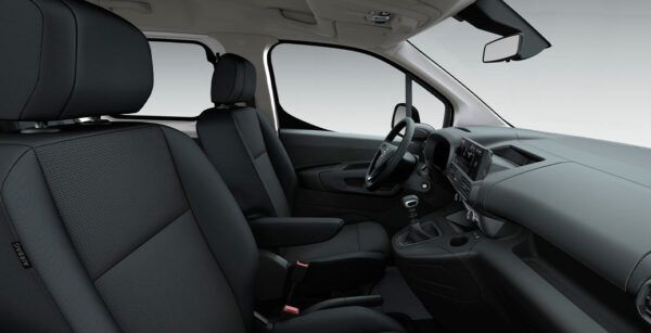 Opel Combo Life 1.5 TD Business Edition interior perfil | Avanti Renting