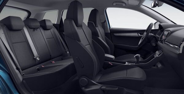 SKODA Karoq Ambition 2.0 TDI 150cv 4x4 DSG interior perfil | Avanti Renting