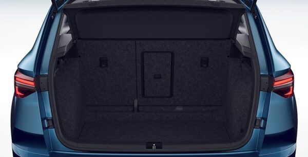 SKODA Karoq Ambition 2.0 TDI 150cv 4x4 DSG interior trasera | Avanti Renting