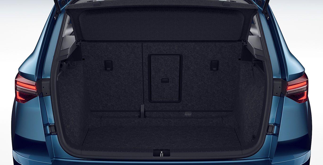 SKODA Karoq Ambition 2.0 TDI 150cv 4x4 DSG 5 SKODA Karoq Ambition 2.0 TDI 150cv 4x4 DSG interior trasera | Avanti Renting