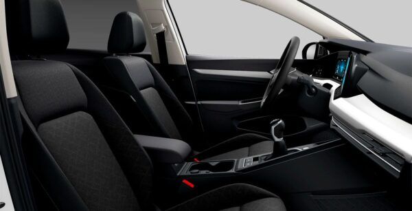 Volkswagen Golf Life 2.0 Tdi 115cv interior perfil | Avanti Renting