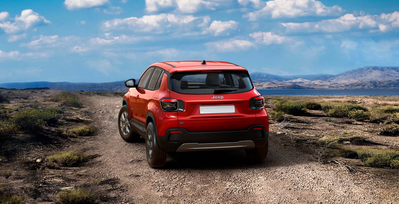 JEEP Avenger BEV Longitude 2 JEEP Avenger BEV Longitude exterior trasera | Avanti Renting