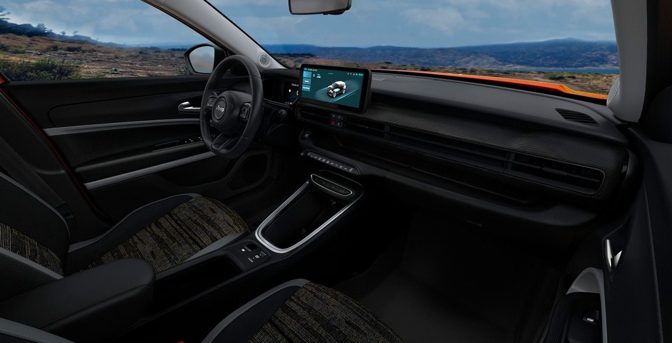 JEEP Avenger BEV Longitude 4 JEEP Avenger BEV Longitude interior delantera 2 | Avanti Renting