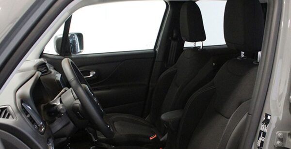 Jeep Renegade S 4XE interior perfil | Avanti Renting