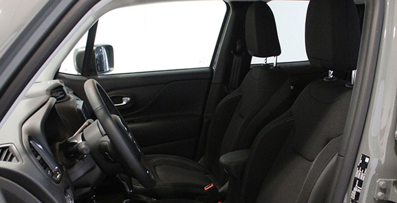 Jeep Renegade S 4XE 4 Jeep Renegade S 4XE interior perfil | Avanti Renting