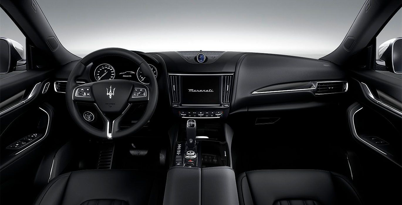 MASERATI Levante GT Hybrid 3 MASERATI Levante GT Hybrid interior delantera | Avanti Renting