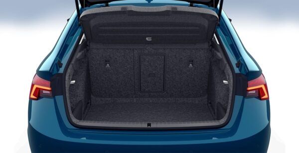 SKODA Octavia Ambition 2.0 TDI DSG exterior maletero | Avanti Renting