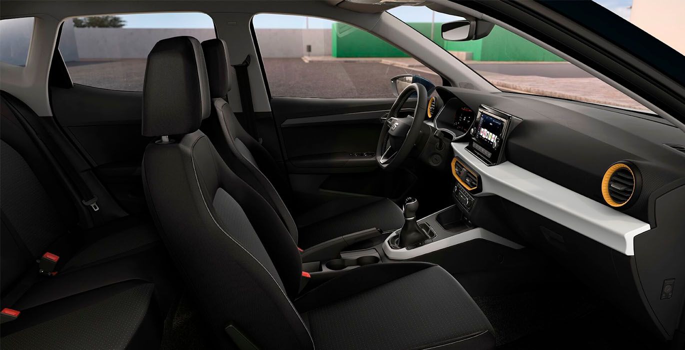 SEAT Arona 1.0 TSI Style XL interior perfil | Avanti Renting