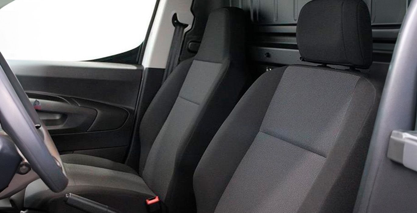 FIAT Doblo 1 5 Standard BlueHDi interior perfil | Avanti Renting