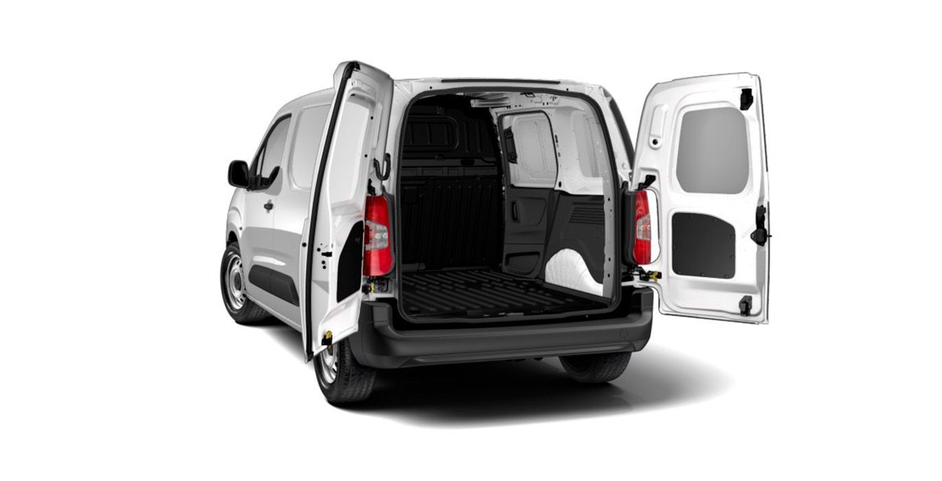 Peugeot Partner Pro Standard BlueHDI exterior trasera 2 | Avanti Renting