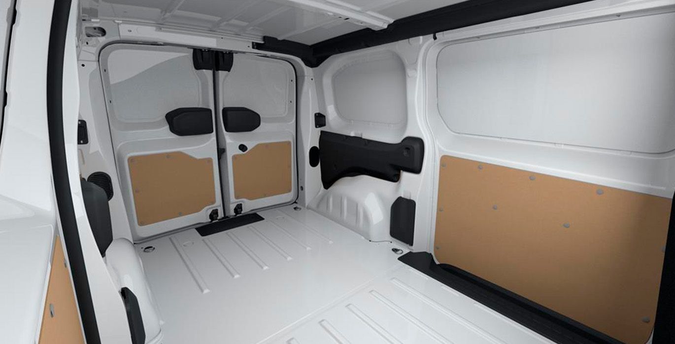 Toyota Proace EV Van GX Plus L1 interior trasera | Avanti Renting