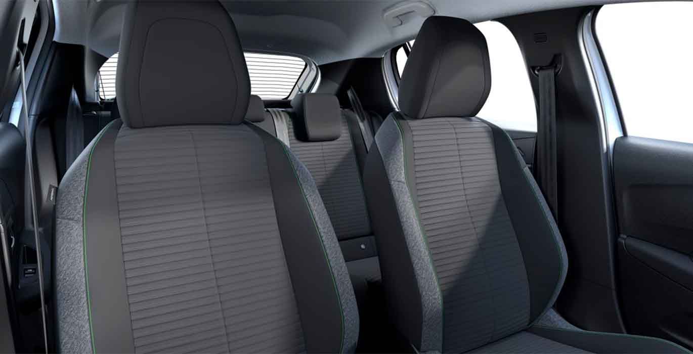 PEUGEOT 208 ACTIVE PURETECH MANUAL interior trasera | Avanti Renting