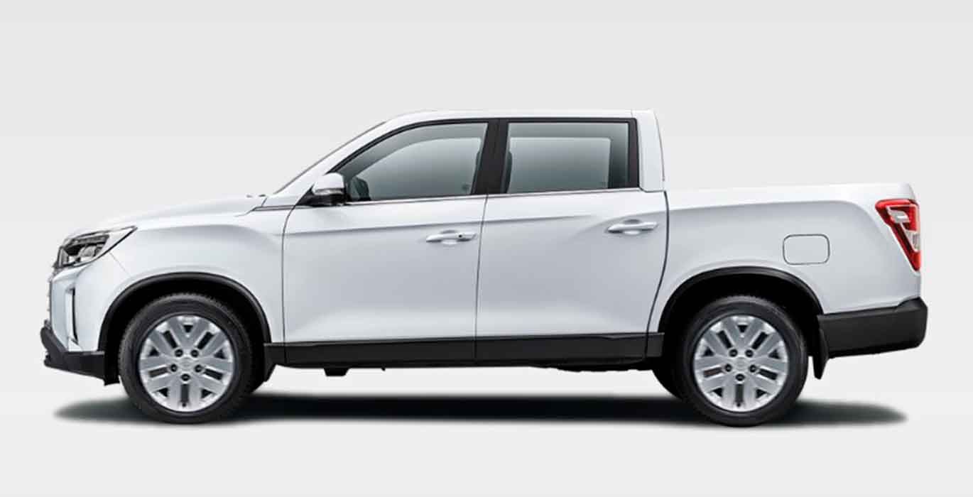 SsangYong Musso Sports D22 DTR Pro 4X4 MT lateral | Avanti Renting