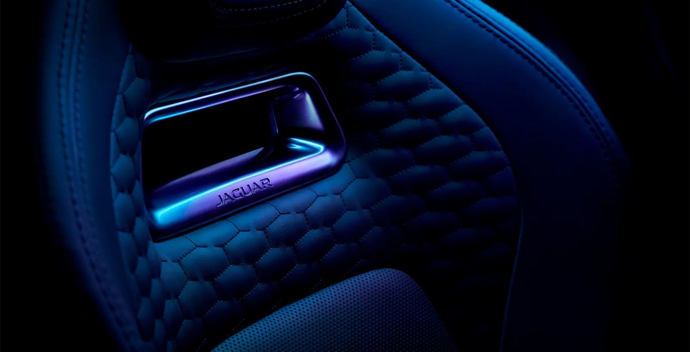 Jaguar F Type 2.0 I4 RWD R Dynamic asiento | Avanti Renting