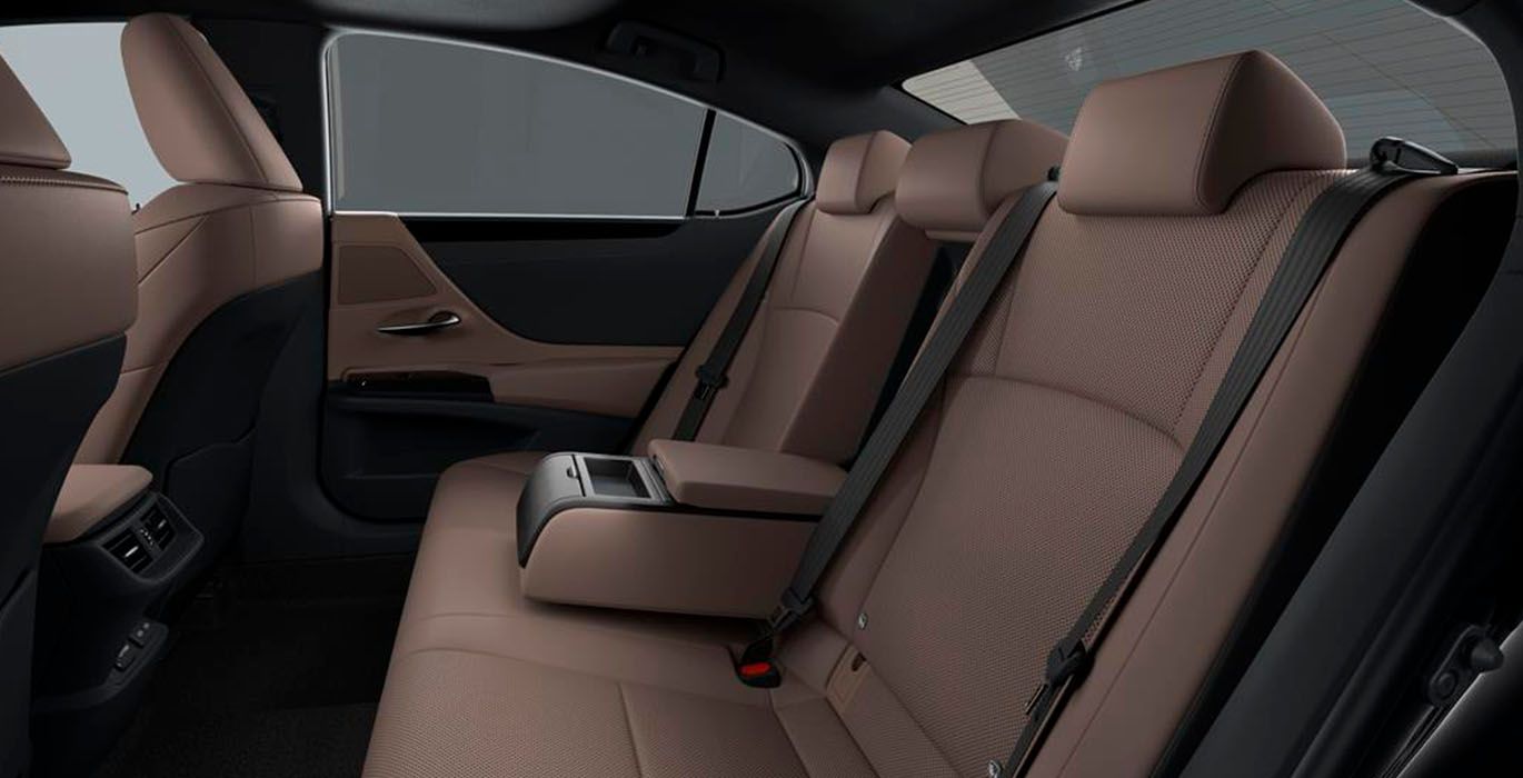 Lexus ES 2.5 300h Premium interior trasera | Avanti Renting