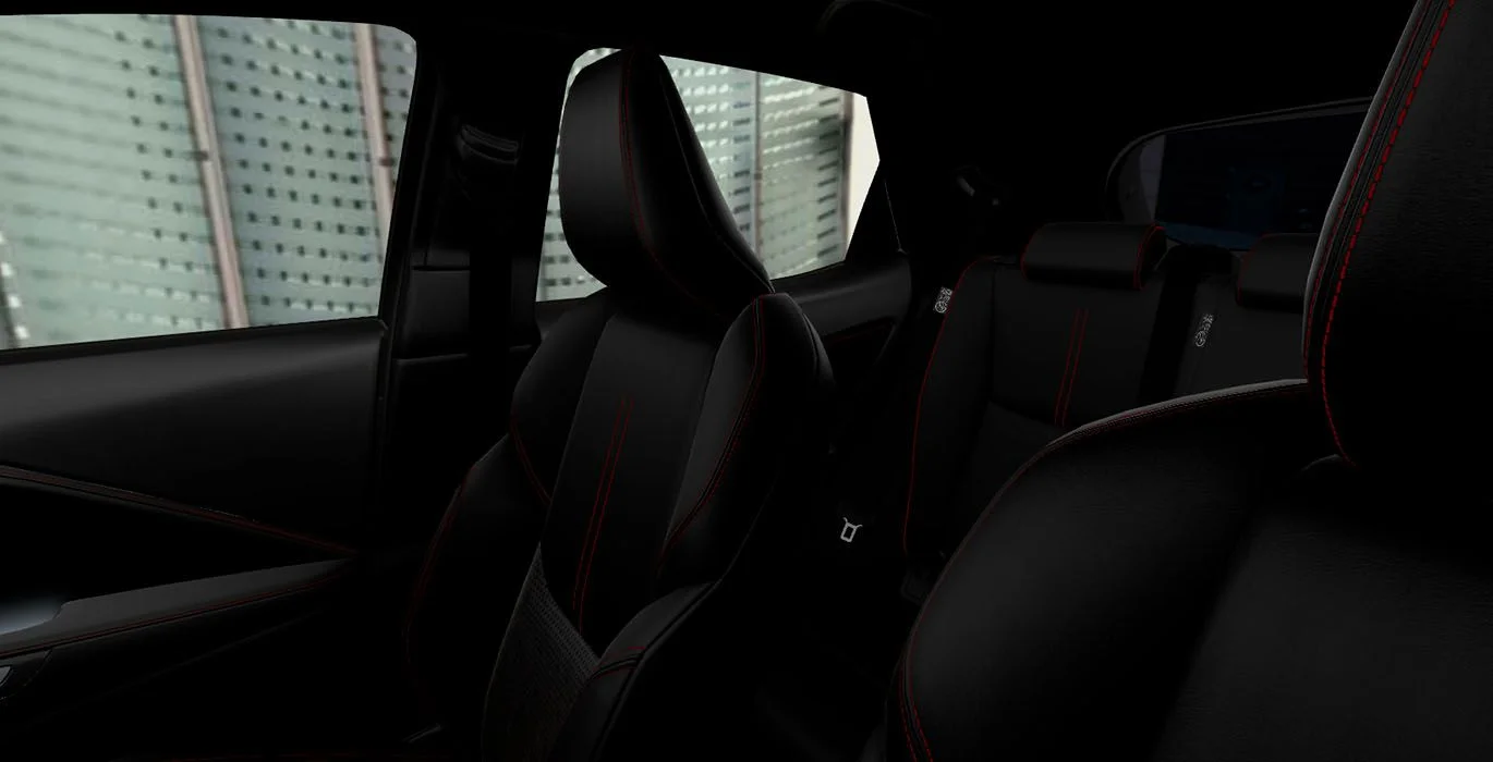 Lexus LBX 1.5 HEV Elegant interior trasera | Avanti Renting
