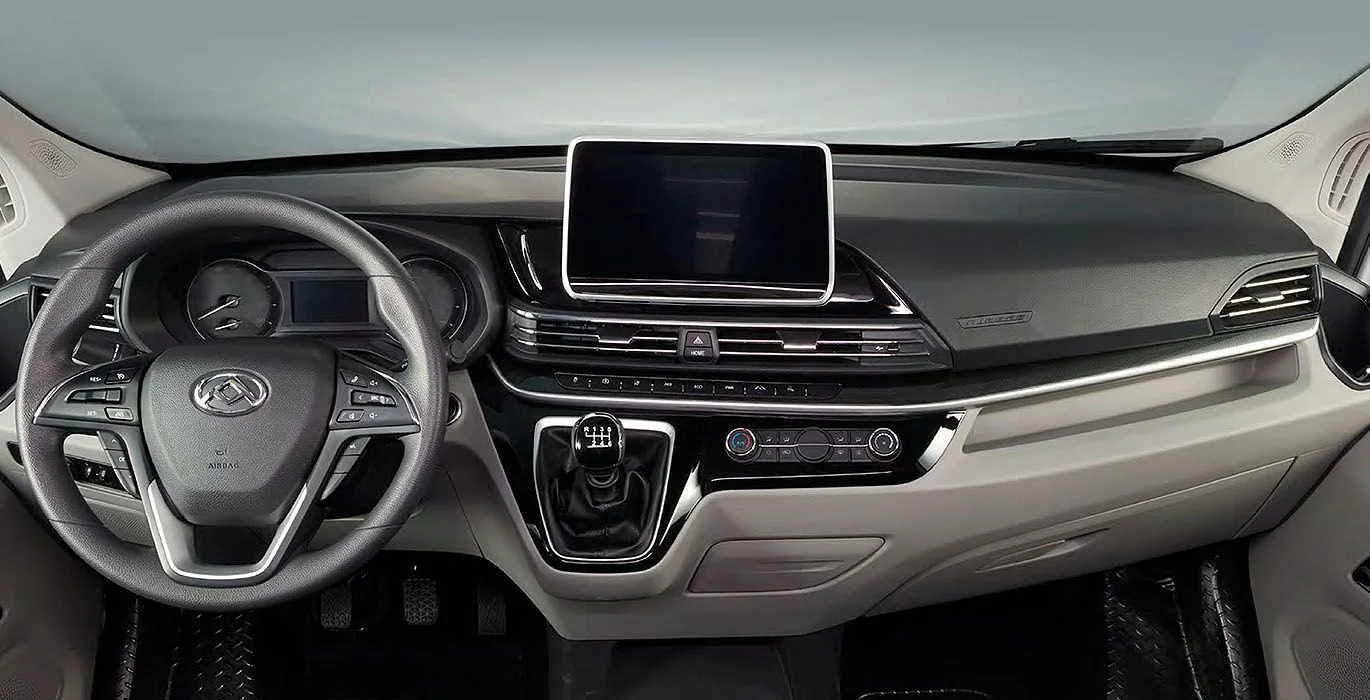 MAXUS eDeliver 9 L3H2 interior delantera | Avanti Renting