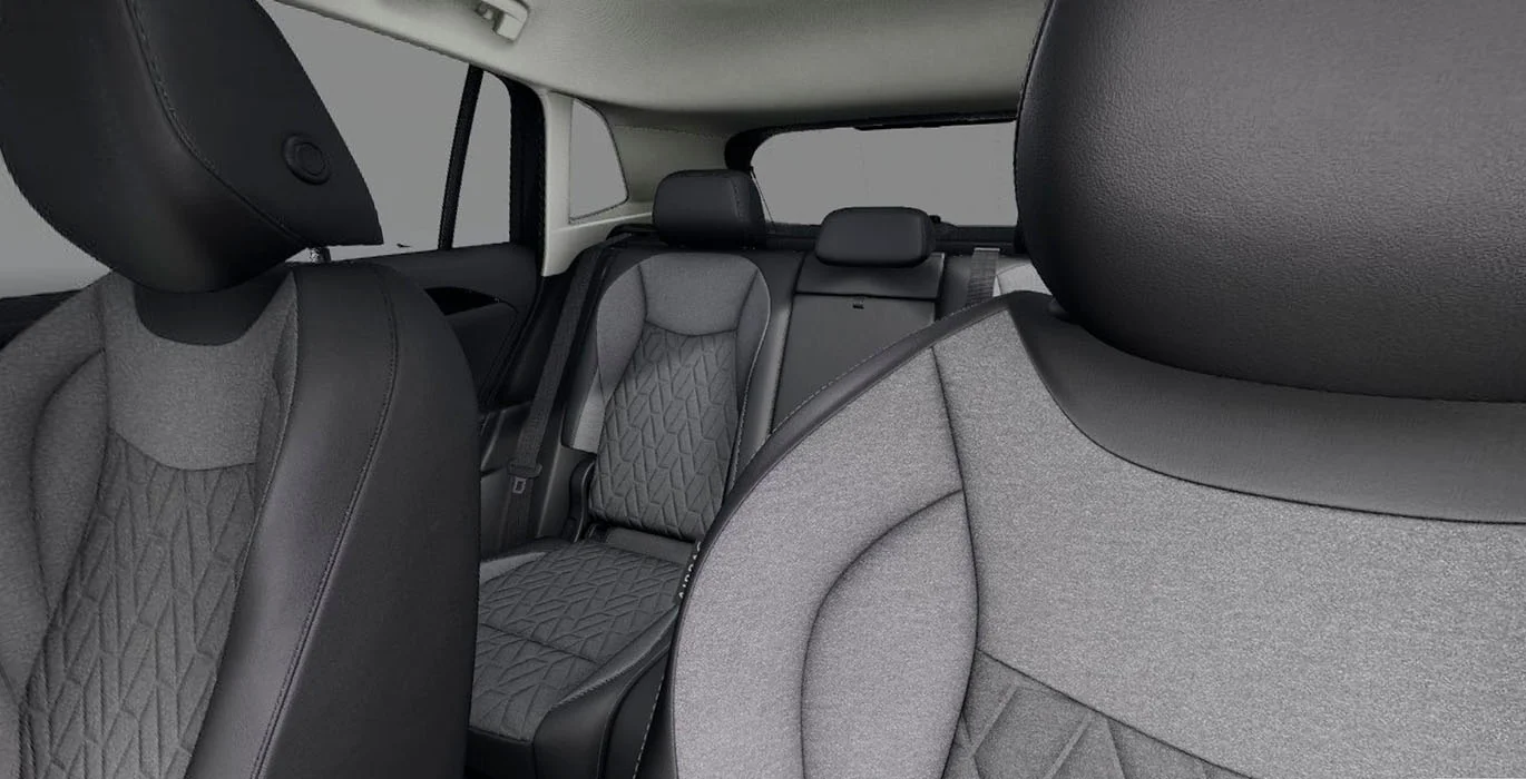 Volkswagen Tiguan Más 2.0 TDI DSG ECO 5 Volkswagen Tiguan Life 2.0 TDI DSG interior trasera 1 | Avanti Renting
