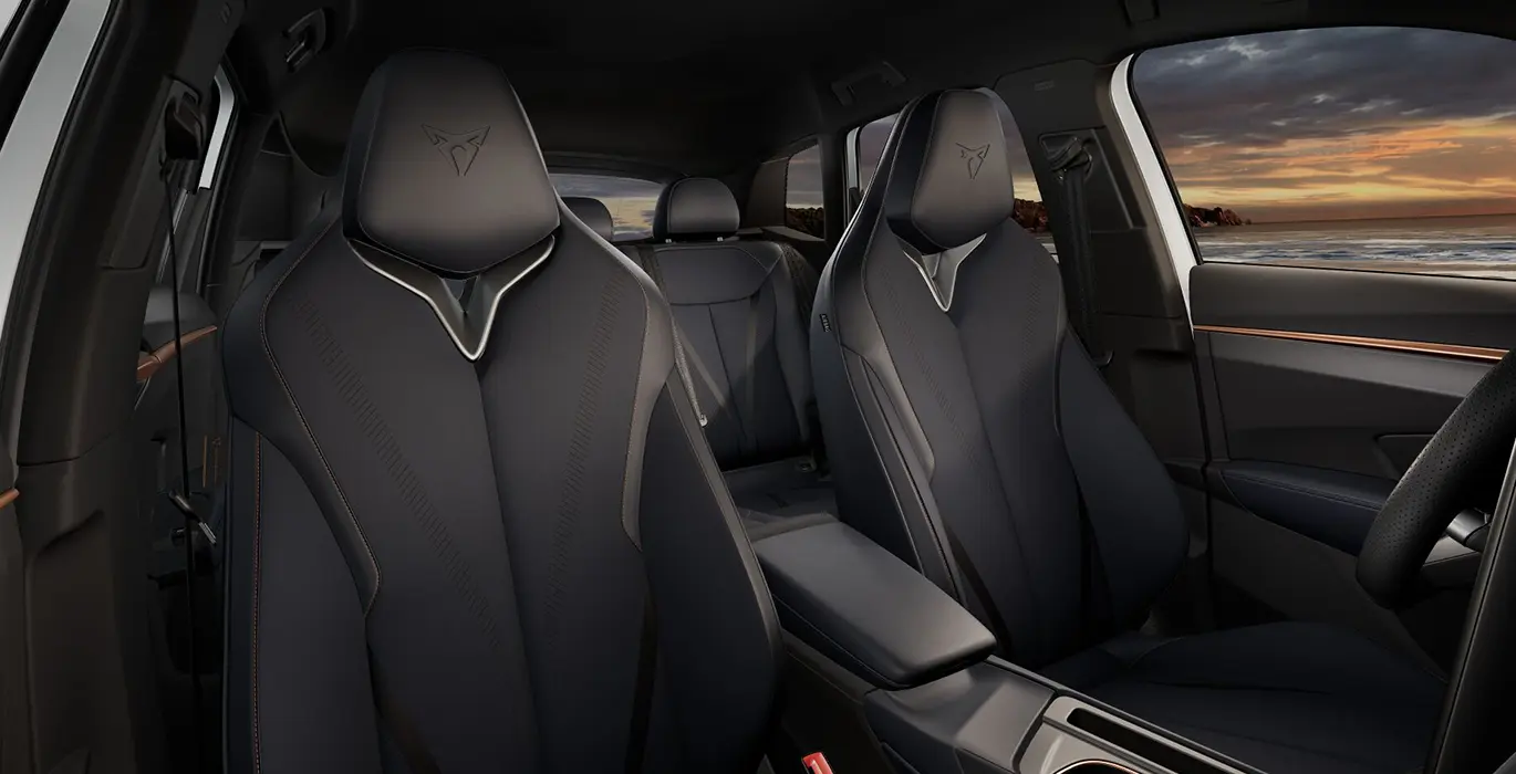 CUPRA Terramar 1.5 eTSI 110kW DSG 5 CUPRA Terramar 1.5 eTSI 110kW DSG interior trasera | Avanti Renting