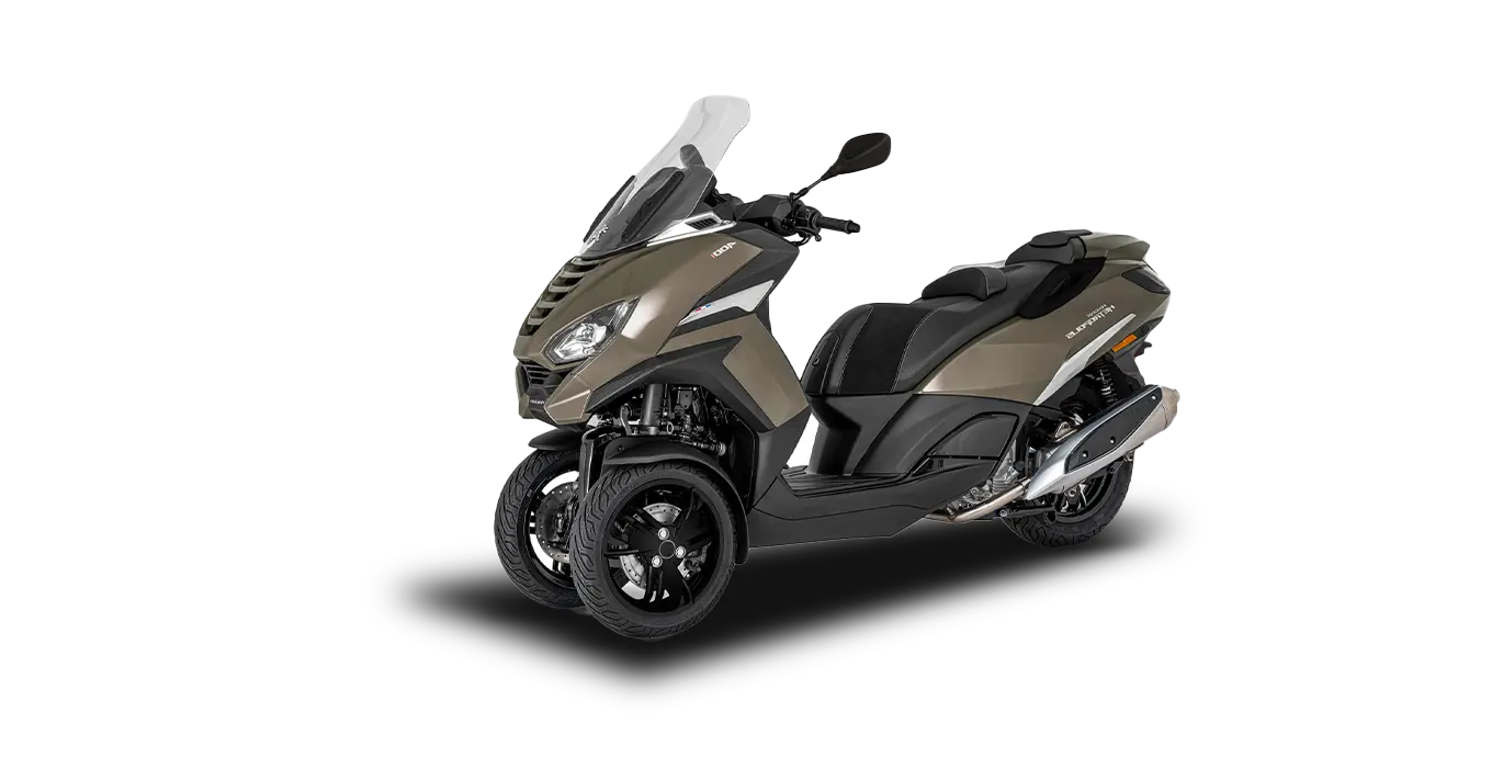 Renting PEUGEOT Metropolis 400 GT