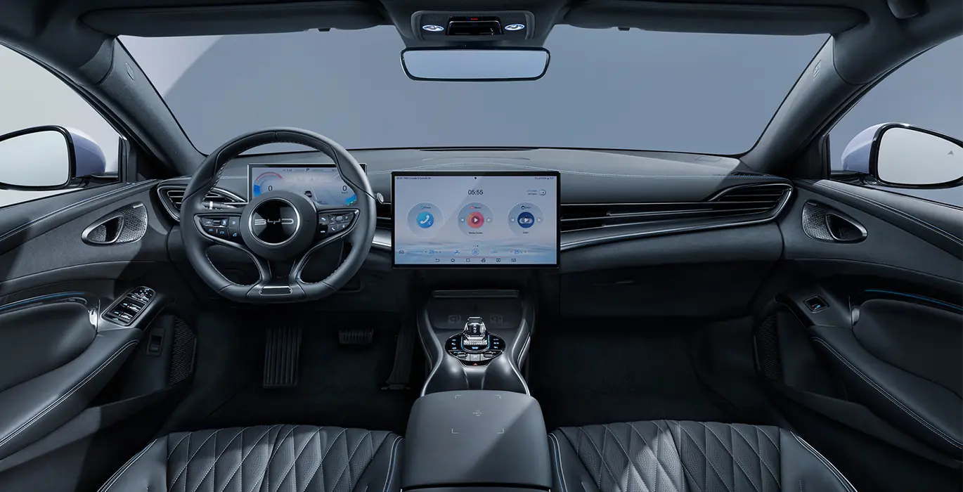 BYD Seal Comfort RWD interior delantera | Avanti Renting