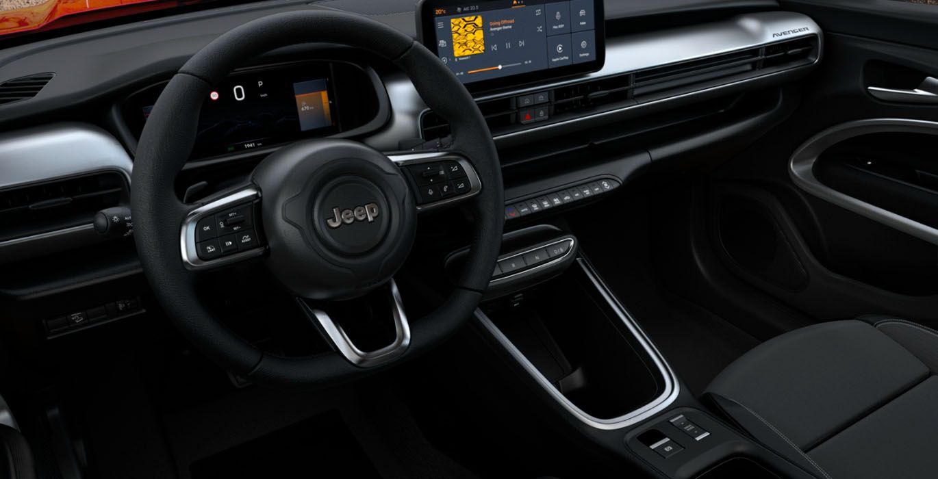 JEEP AVENGER E-HYBRID ALTITUDE 3 JEEP AVENGER MHEV 1.2 ALTITUDE 100CV interior delantera | Avanti Renting