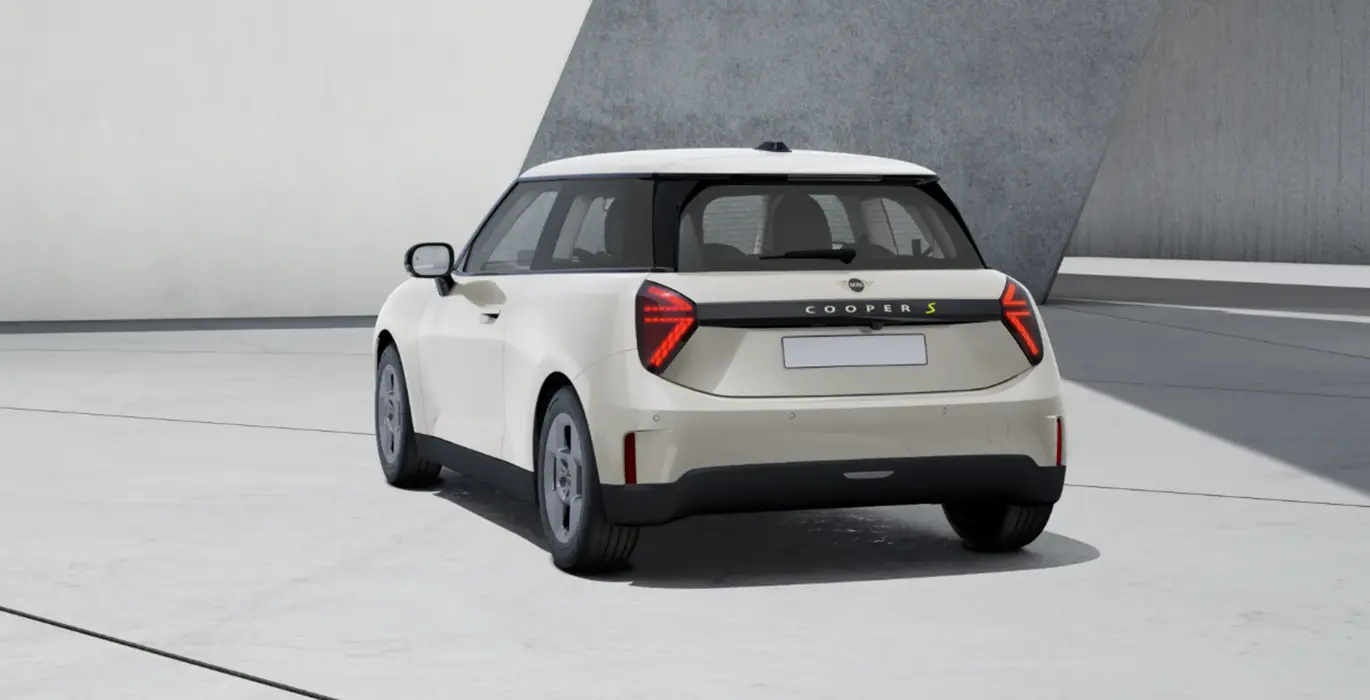 MINI Cooper SE Essential 1 MINI Cooper SE Essential trasera | Avanti Renting