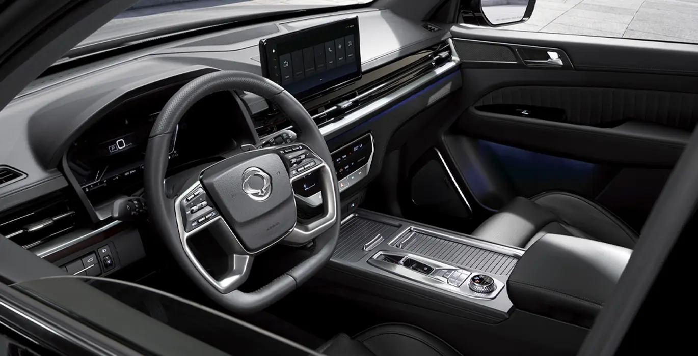 SSANGYONG Rexton D22 DTR Pro 4x4 Aut. 4 SSANGYONG Rexton D22 DTR Pro 4x4 Aut. interior delantera | Avanti Renting