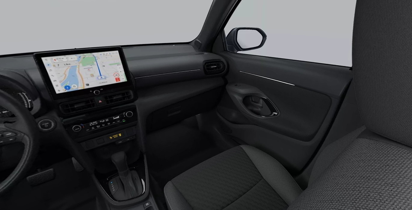 TOYOTA Yaris Cross 130H e CVT 5P ACTIVE PLUS interior delantera II | Avanti Renting