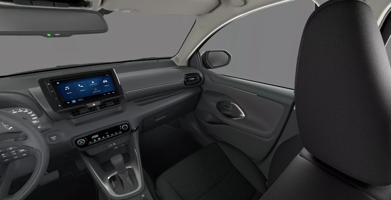 Toyota Yaris 120H 116CV ACTIVE PLUS interior delantera II | Avanti Renting